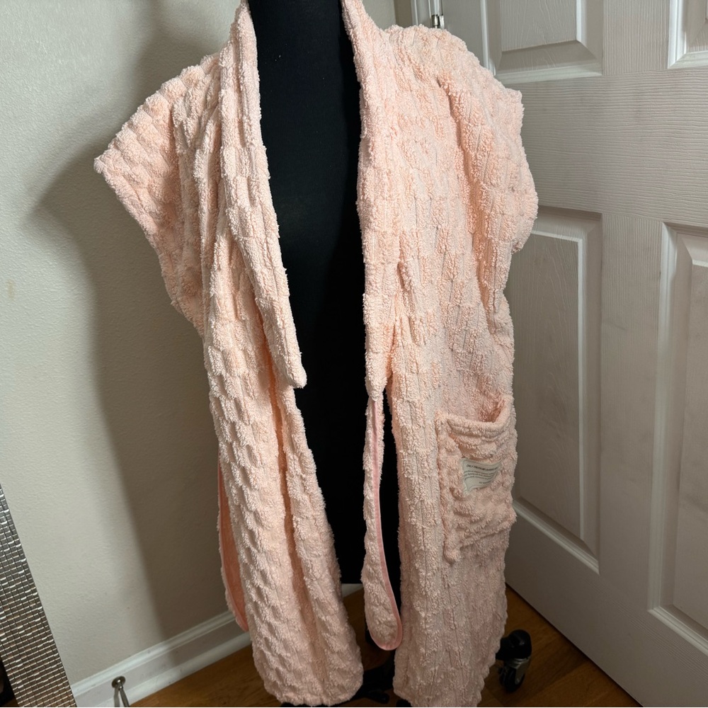 Cozy Pink Textured Robe - Picture 8 of 9
